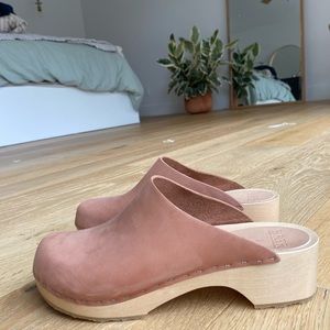 Bryr Worker Clogs in Clay Nubuck. Never worn!